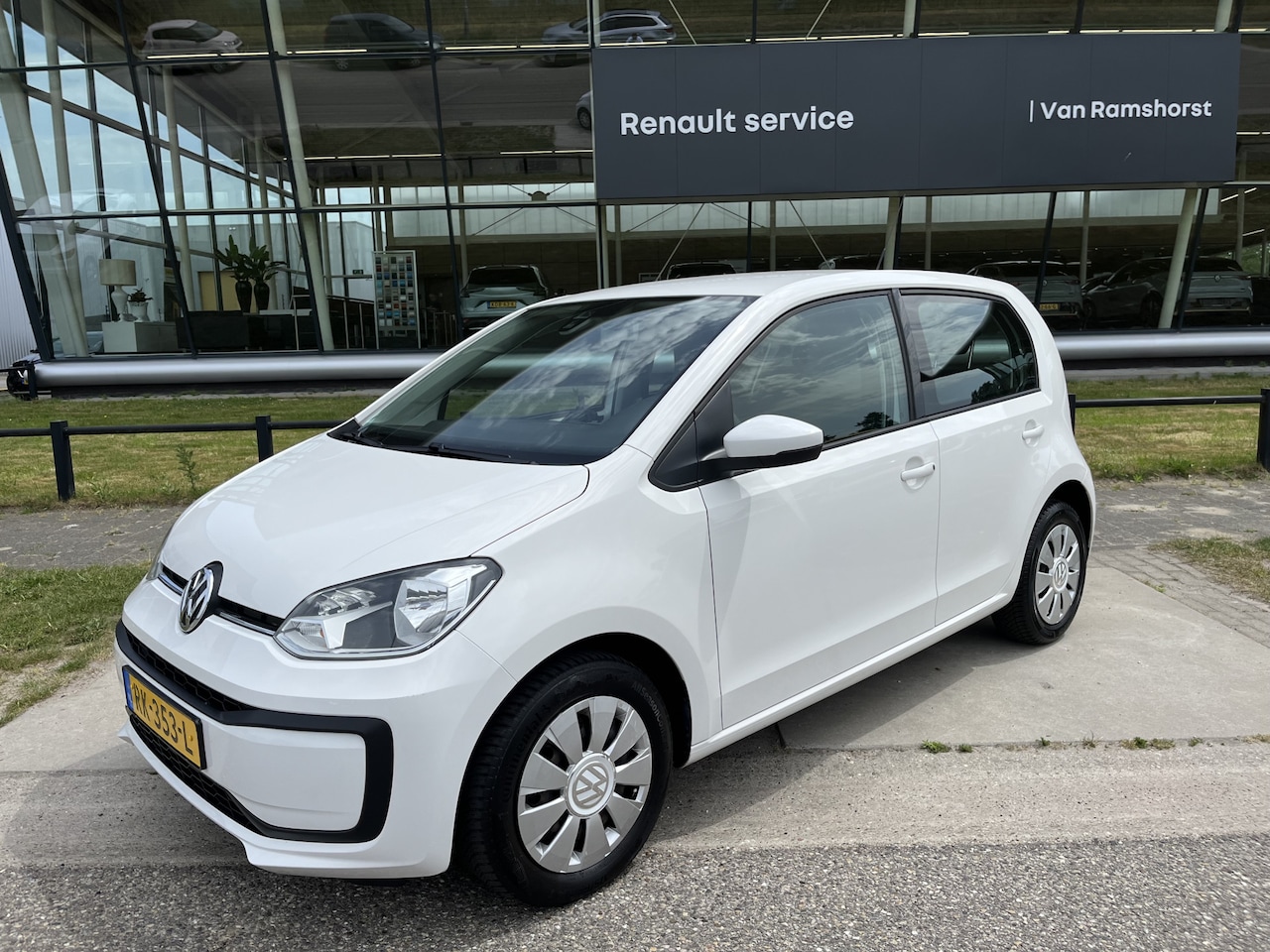 Volkswagen Up! - 1.0 BMT move up! / Airco / Bluetooth / - AutoWereld.nl