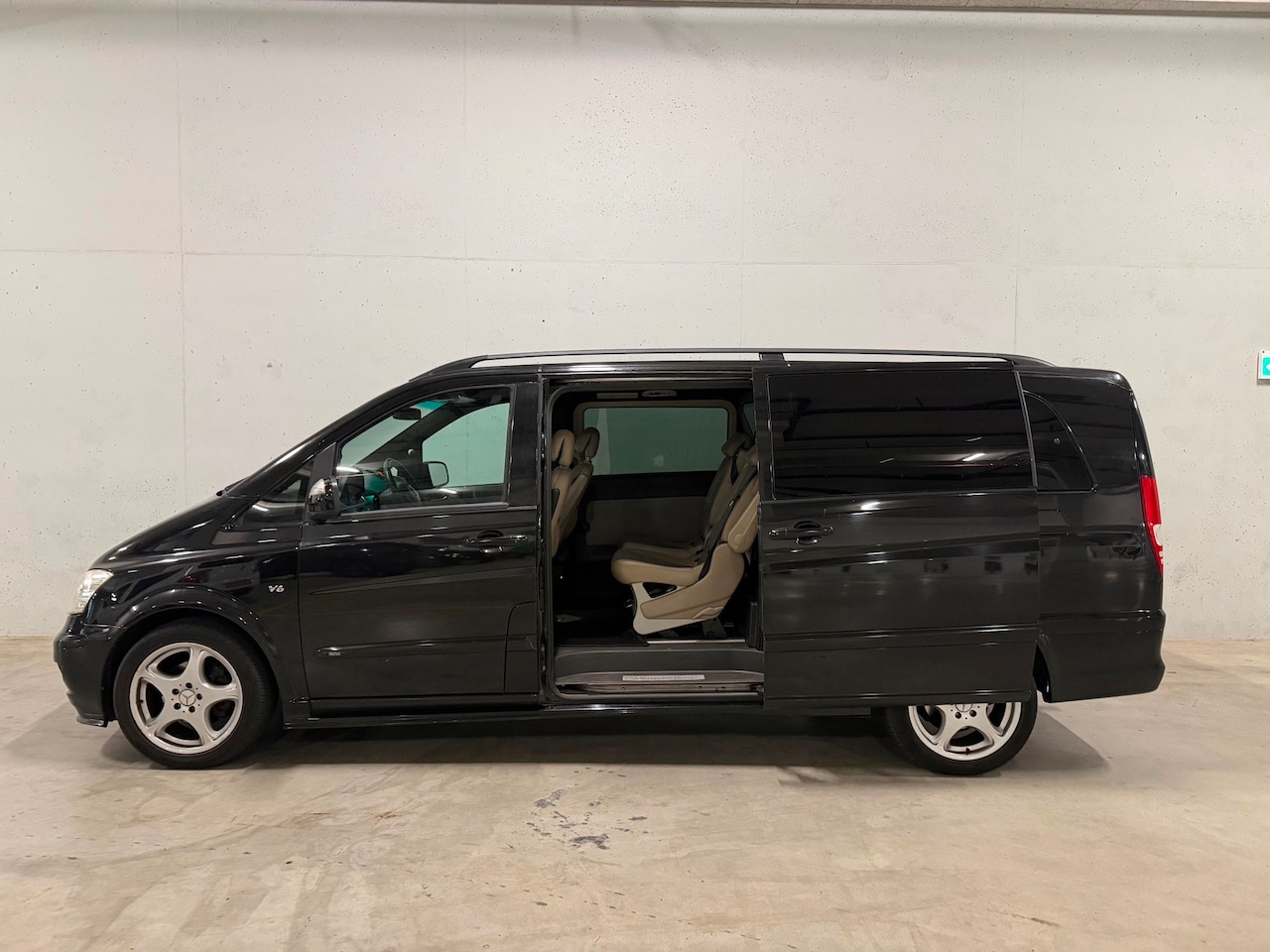 Mercedes-Benz Viano - 3.0 CDI V6 DC Extra Lang Aut. Leer 2x Zijdeur elec. Airco - AutoWereld.nl