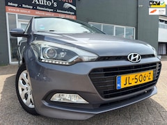 Hyundai i20 - 1.0 T-GDI Comfort van 2de Eigenaar met parkeersensoren en navigatie en bluetooth telefoon