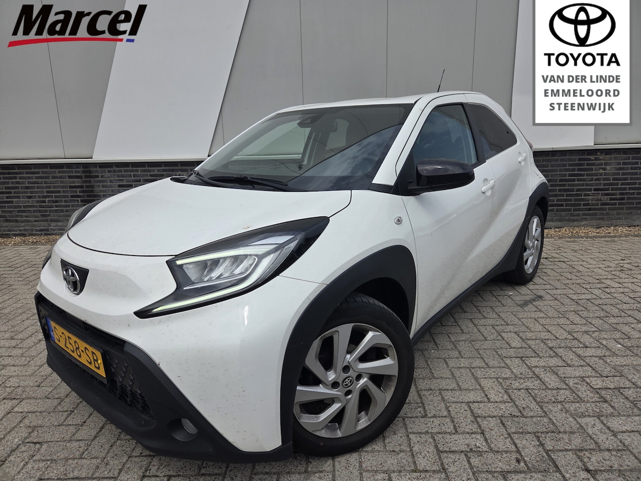 Toyota Aygo X - 1.0 VVT-i MT first Apple-Android LMV Climate Control Ad Cruise-control Apple/Android auto - AutoWereld.nl