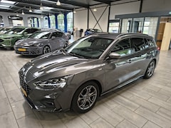 Ford Focus Wagon - EcoBoost Hybrid 125 pk ST Line | Winter Pack | Camera | full LED | 4 seiz. banden | 100% d