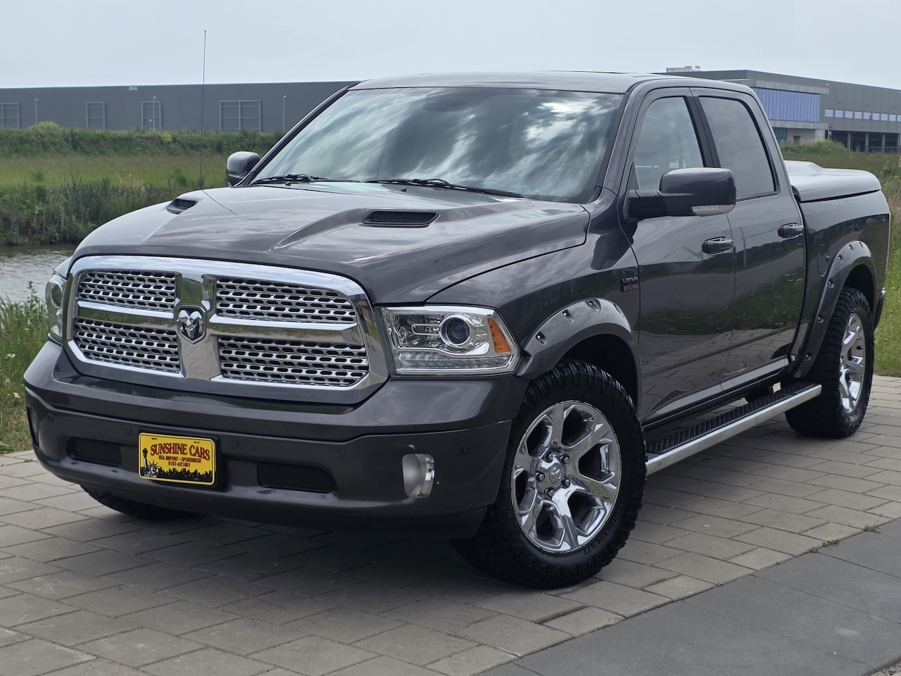 Dodge Ram 1500 - LARAMIE/SPORT 4X4 CREW CAB 5,7 LTR V8 AUT - AutoWereld.nl