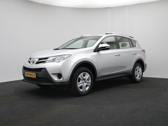 Toyota RAV4 - 2.0 Aspiration 4WD | Trekhaak + 2.000 KG Trekgewicht Onderweg-naar-dealer