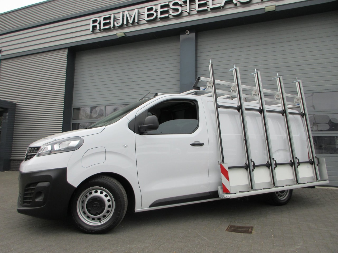 Opel Vivaro Electric - L3 75 kWh L3 75 kWh, L3 75 kWh, 316km WLTP, Snelladen, Glasresteel, Glasauto. - AutoWereld.nl