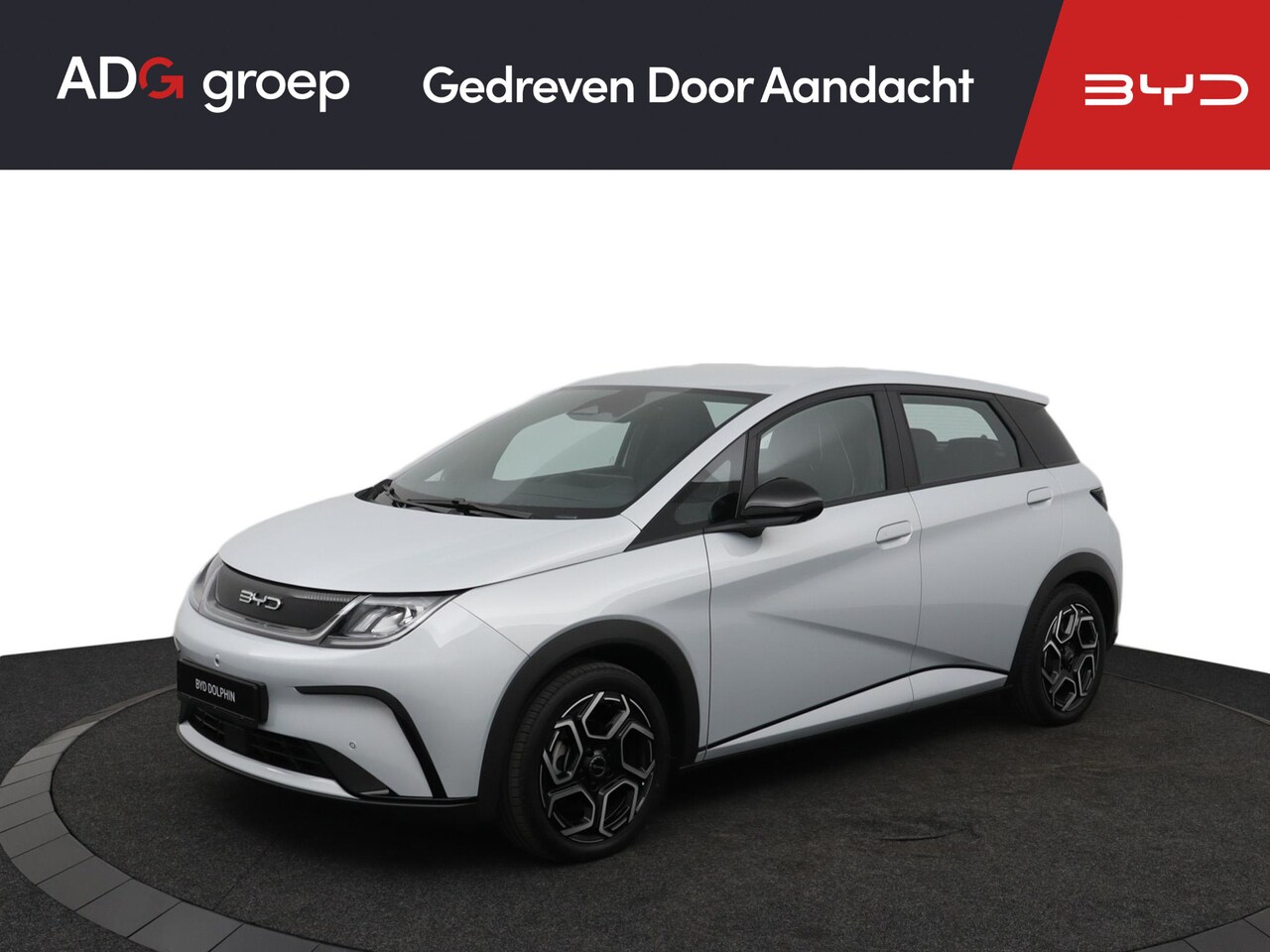 BYD Dolphin - Comfort 60.4 kWh Black en Brown interieur | Comfort | 427 WLTP | 360 graden camera | Stuur - AutoWereld.nl