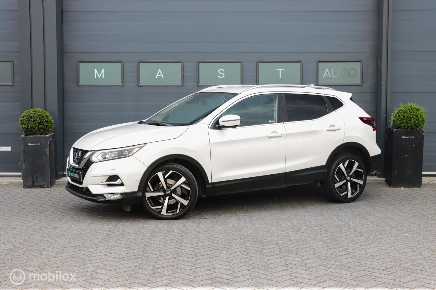 Nissan Qashqai - 1.3 DIG-T Tekna|AUT|LED|Elek. Stoel|Stoelverwarming - AutoWereld.nl