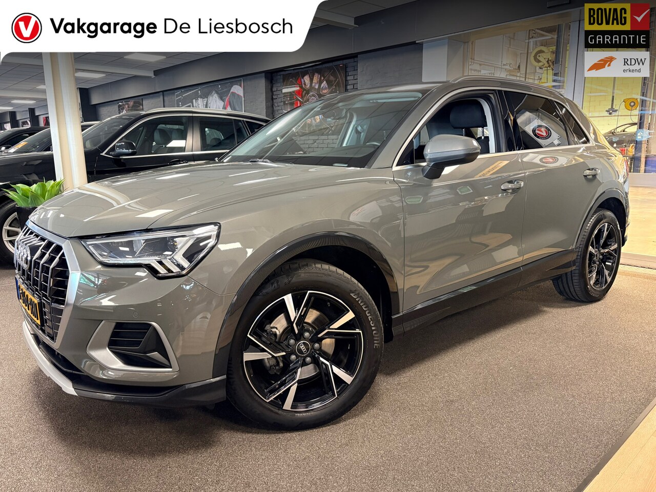 Audi Q3 - 35 TFSI Business Edition Automaat / pdc / cruise / car-play / stoelverwarming / trekhaak - AutoWereld.nl