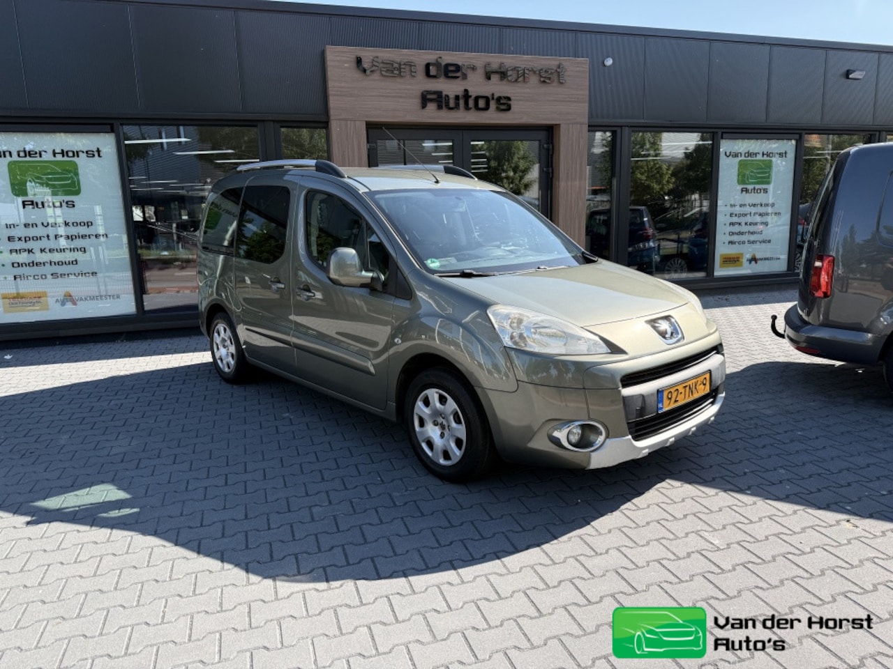 Peugeot Partner Tepee - 1.6 VTi Family airco 2x schuifdeuren - AutoWereld.nl