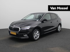 Skoda Fabia - 1.0 TSI Selection Automaat/DSG | Metallic lak | Navigatie pakket | 16" Lichtmetalen vlegen