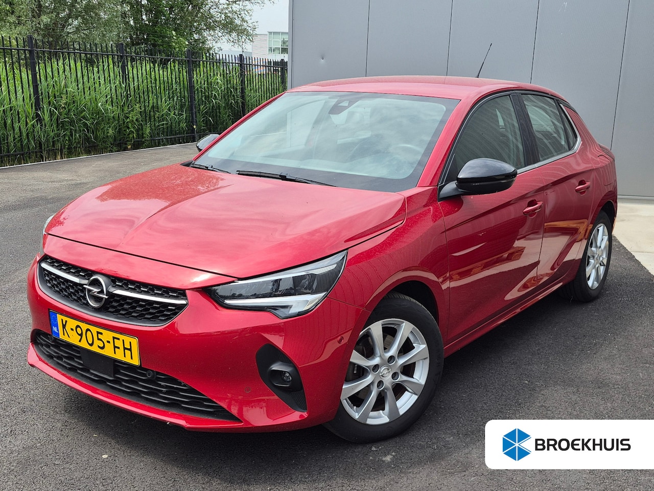 Opel Corsa - 1.2 Elegance 102 PK | Achteruitrijcamera | Parkeersensoren voor/achter | Apple carplay And - AutoWereld.nl