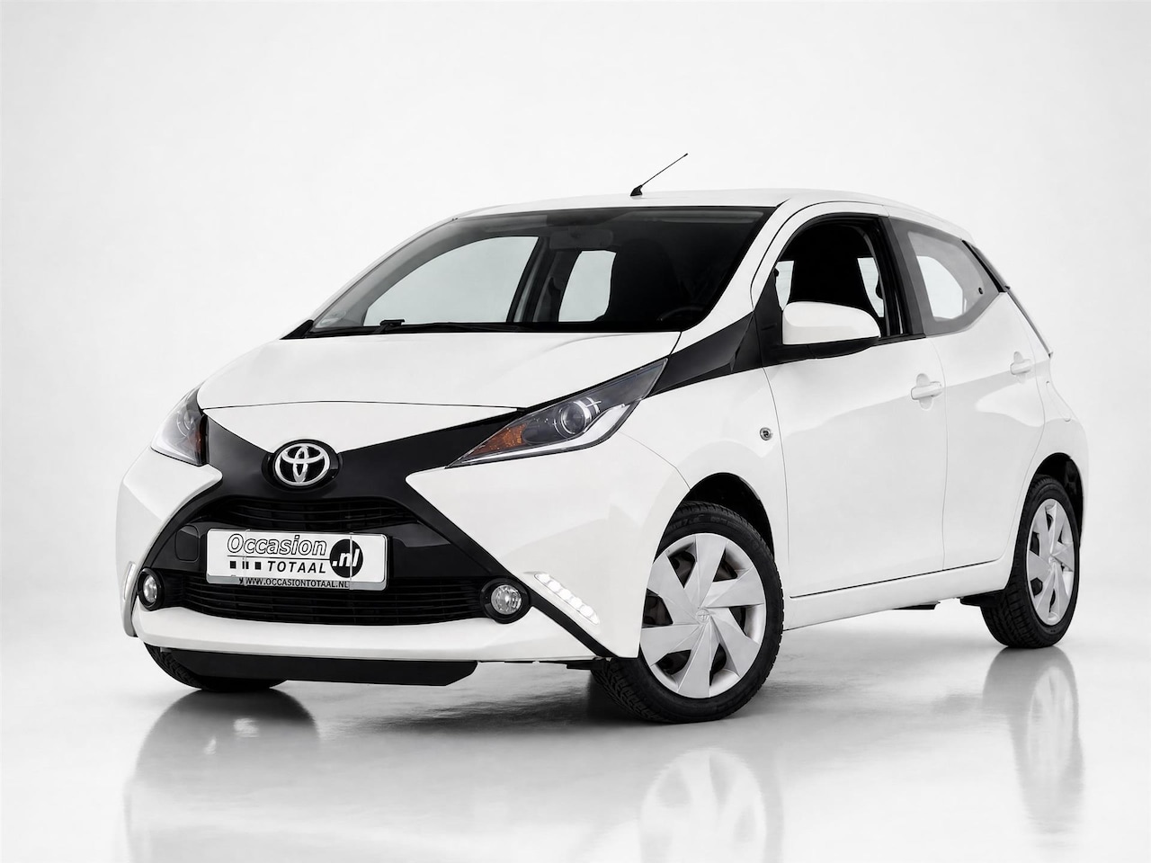 Toyota Aygo - 1.0 VVT-i X-Play | Bluetooth | Begrenzer | Airco - AutoWereld.nl