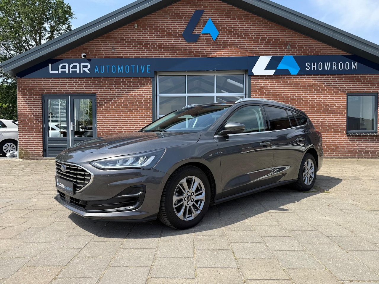 Ford Focus Wagon - 1.0 EcoBoost 155PK Hybrid Titanium Style Navi | Camera | Groot Navi | Trekhaak - AutoWereld.nl