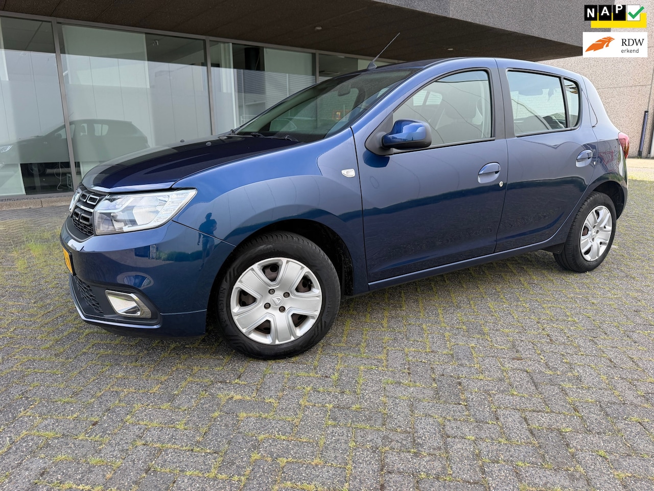 Dacia Sandero - 0.9 TCe Laureate AUTOMAAT AIRCO BJ 5-2017 APK 5-2027 - AutoWereld.nl