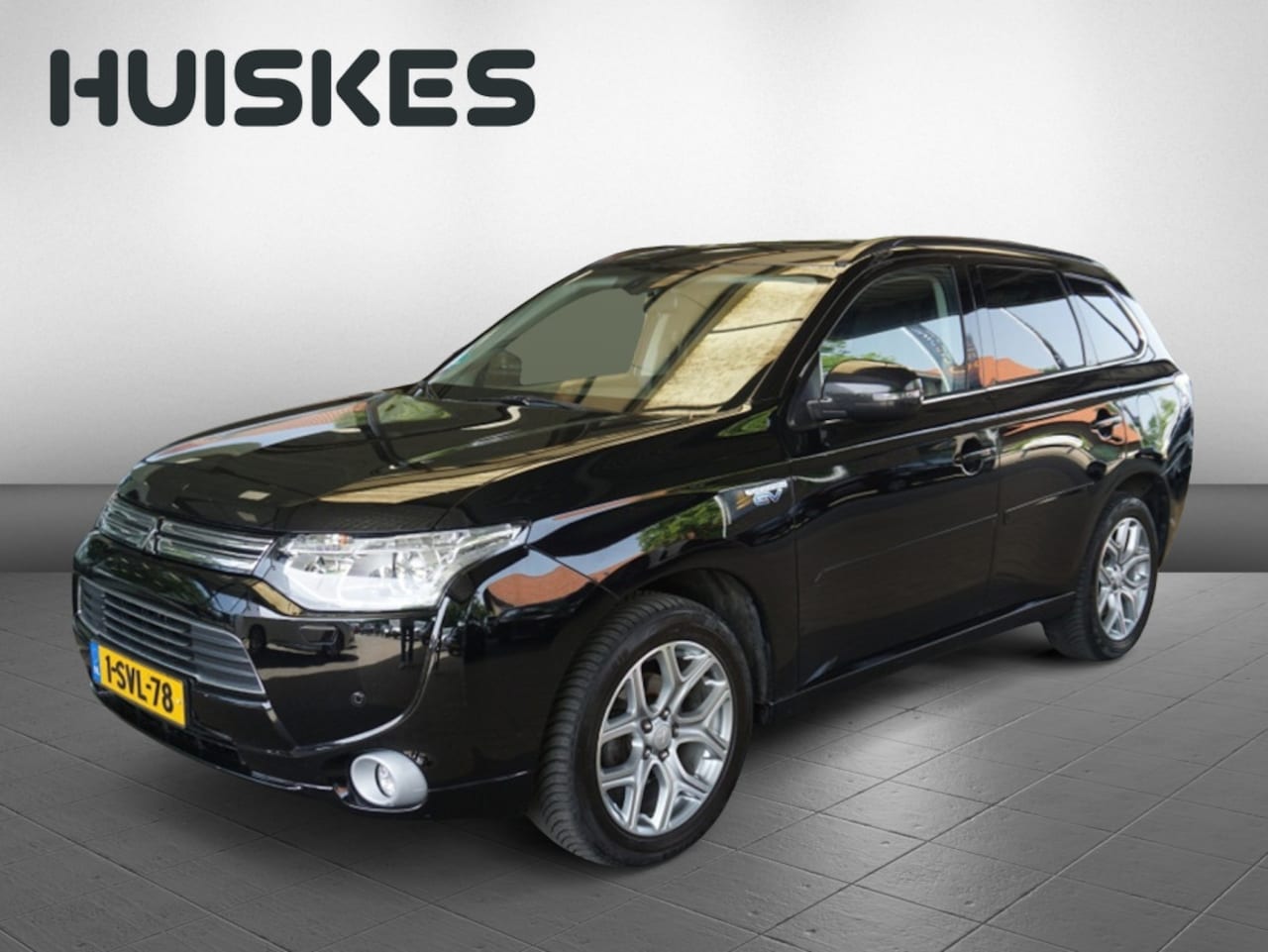 Mitsubishi Outlander - 2.0 PHEV Instyle | Trekhaak | Schuif-/kanteldak | Leder - AutoWereld.nl