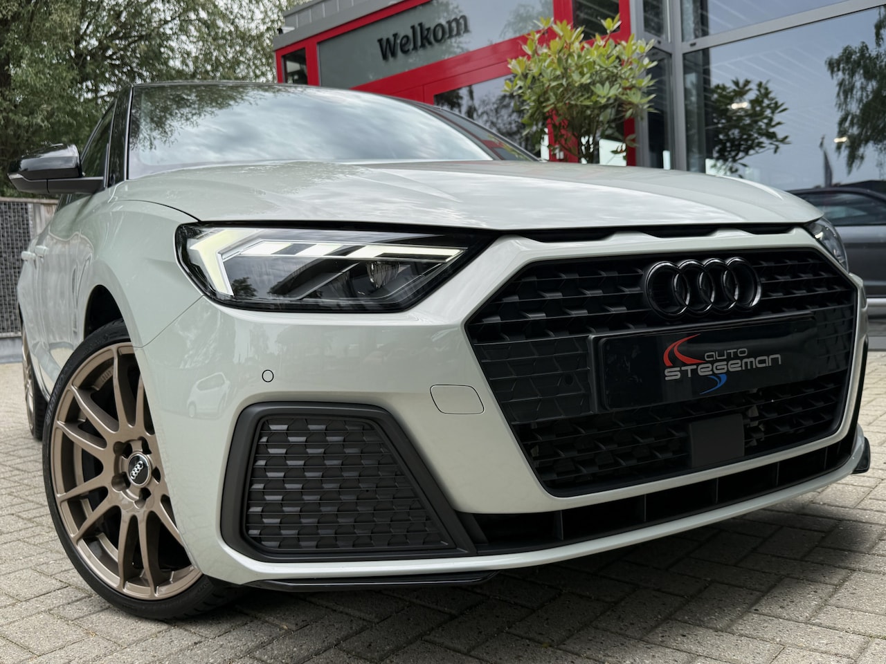 Audi A1 Sportback - TFSI AUT. *!* S-LINE *!* CAMERA/ CARPLAY/ 18 INCH/ LED/ 13 DKM/ 2024 *!* - AutoWereld.nl