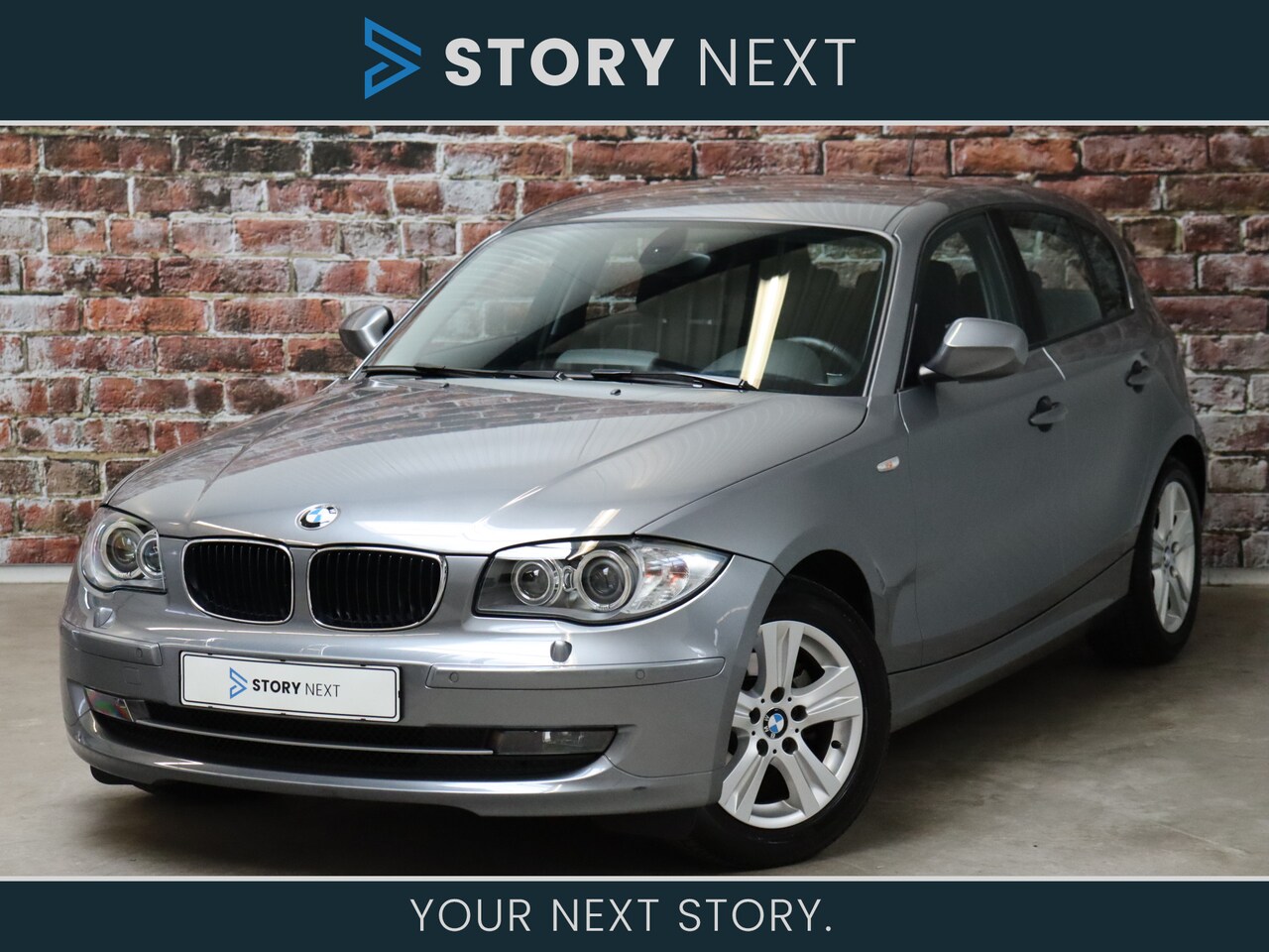 BMW 1-serie - 116i High Executive Automaat 5 deurs / Leder / Navigatie / parkeersensoren / Stoelverwarmi - AutoWereld.nl