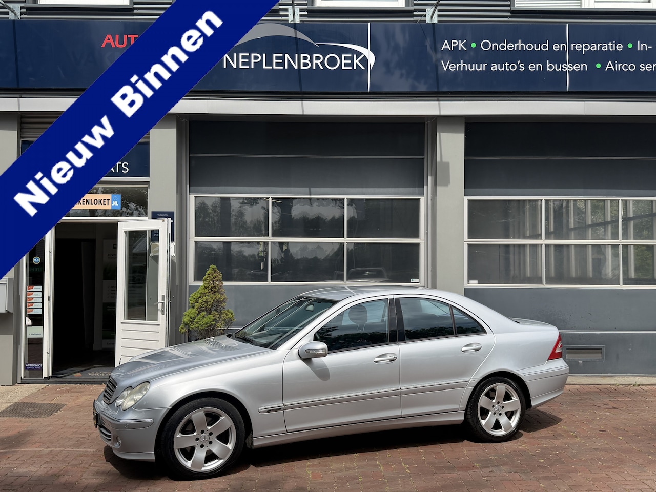 Mercedes-Benz C-klasse - 230 Avantgarde Automaat Bj 2006 Yongtimer Leer,18Inch,Clima,Radio/cd Vol optie 204pk - AutoWereld.nl
