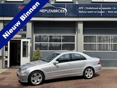 Mercedes-Benz C-klasse - 230 Avantgarde Automaat Bj 2006 Yongtimer Leer, 18Inch, Clima, Radio/cd Vol optie 204pk