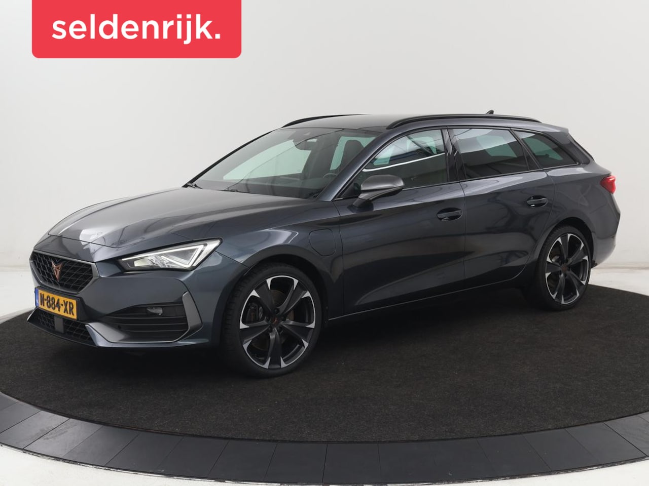 CUPRA Leon - 1.4 e-Hybrid VZ Business | 245pk | SOH 92% | Trekhaak | Carplay | Adaptive cruise | Sports - AutoWereld.nl