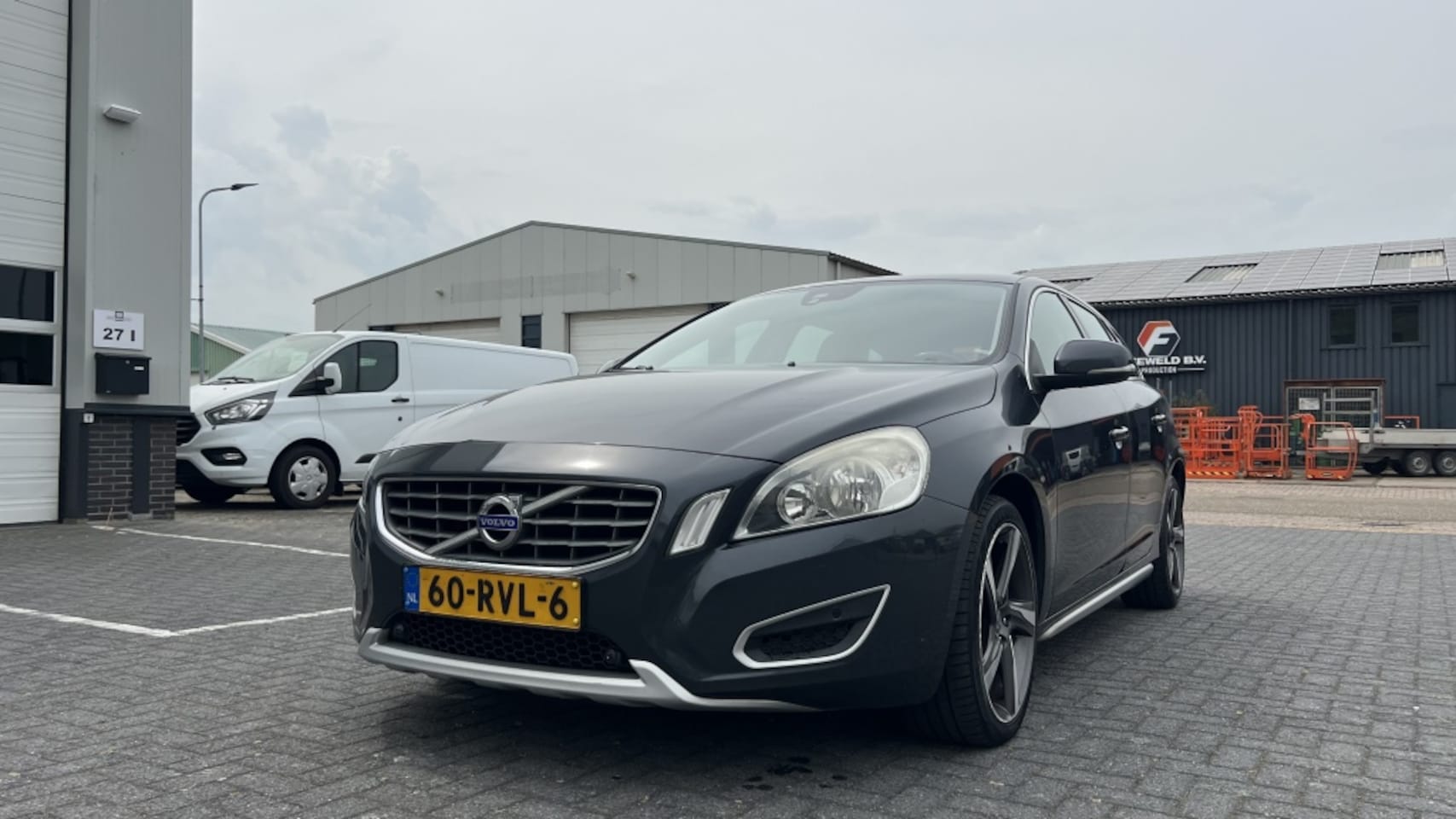 Volvo V60 - 1.6 T3 Momentum 1.6 T3 Momentum - AutoWereld.nl