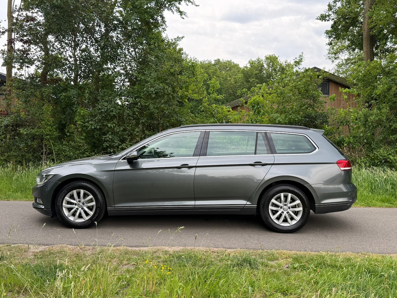 Volkswagen Passat Variant - 1.4 TSI Comfortline | Cruise + Airco + Navi Nu € 9.999,-!!! - AutoWereld.nl