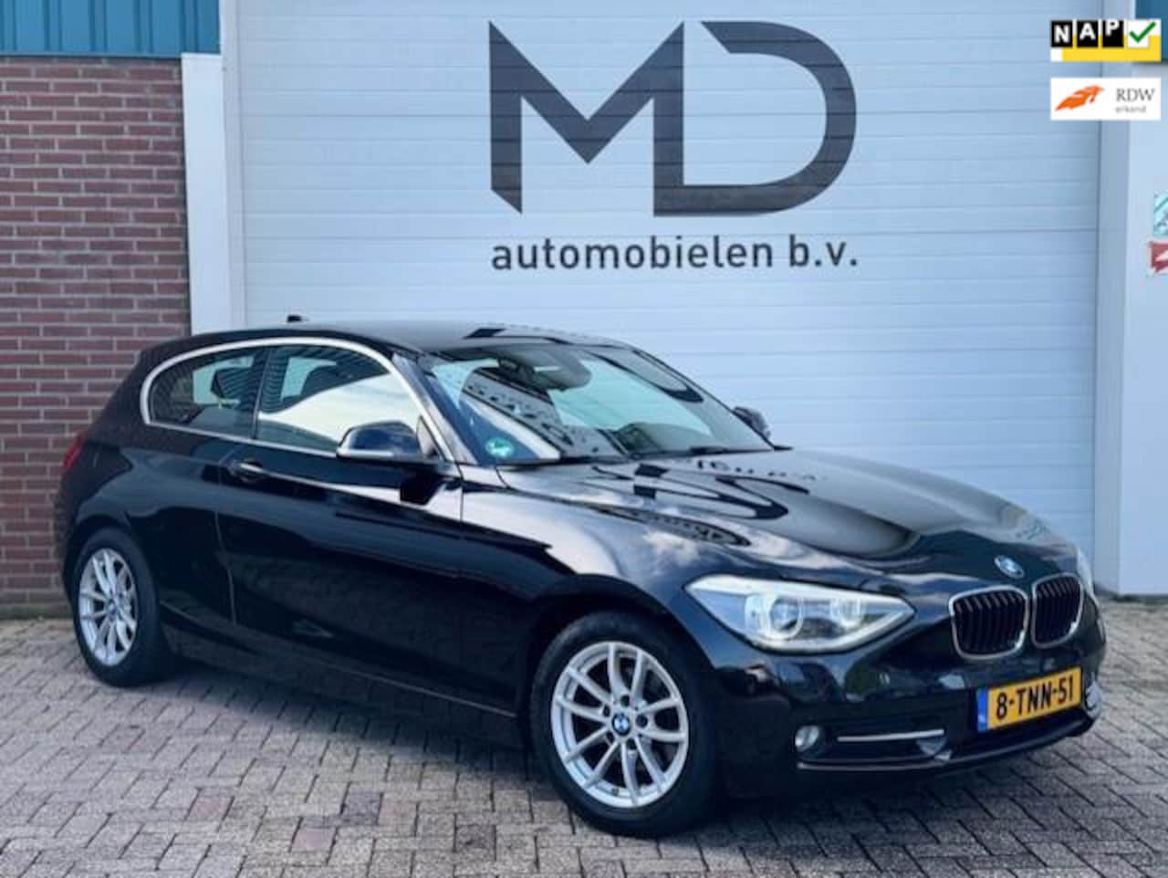 BMW 1-serie - 118d Executive Sport line - Automaat - LED -Navi - AutoWereld.nl