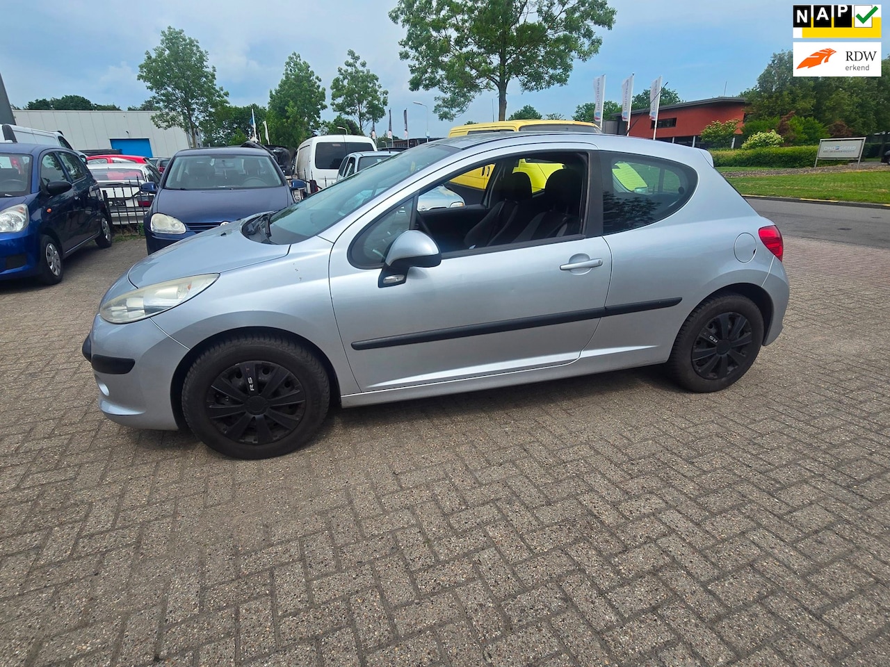 Peugeot 207 - 1.4-16V Color-line 1.4-16V Color-line - AutoWereld.nl