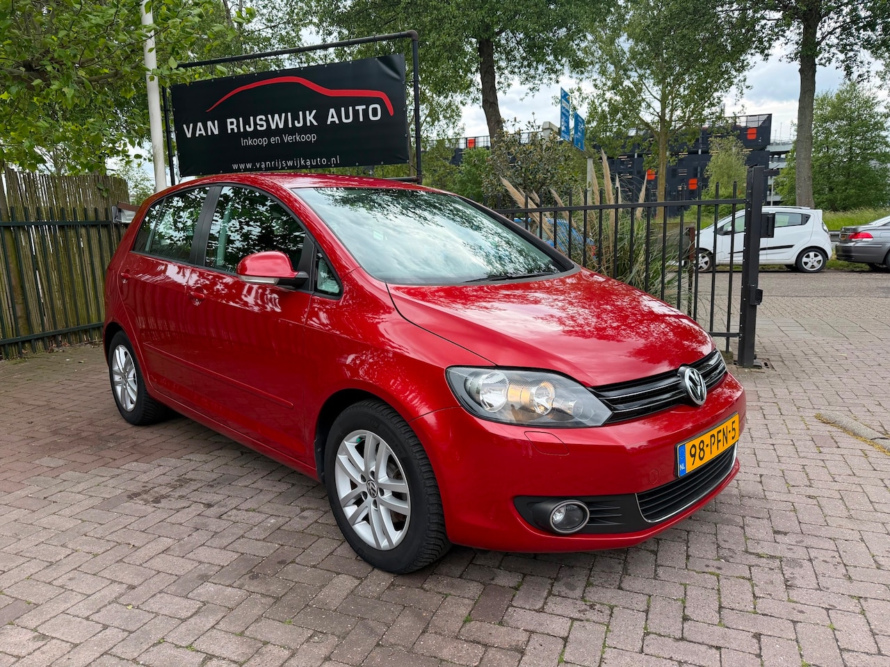 Volkswagen Golf Plus - 1.6 TDI Highline BlueMotion Clima Nav Pdc Trekh - AutoWereld.nl