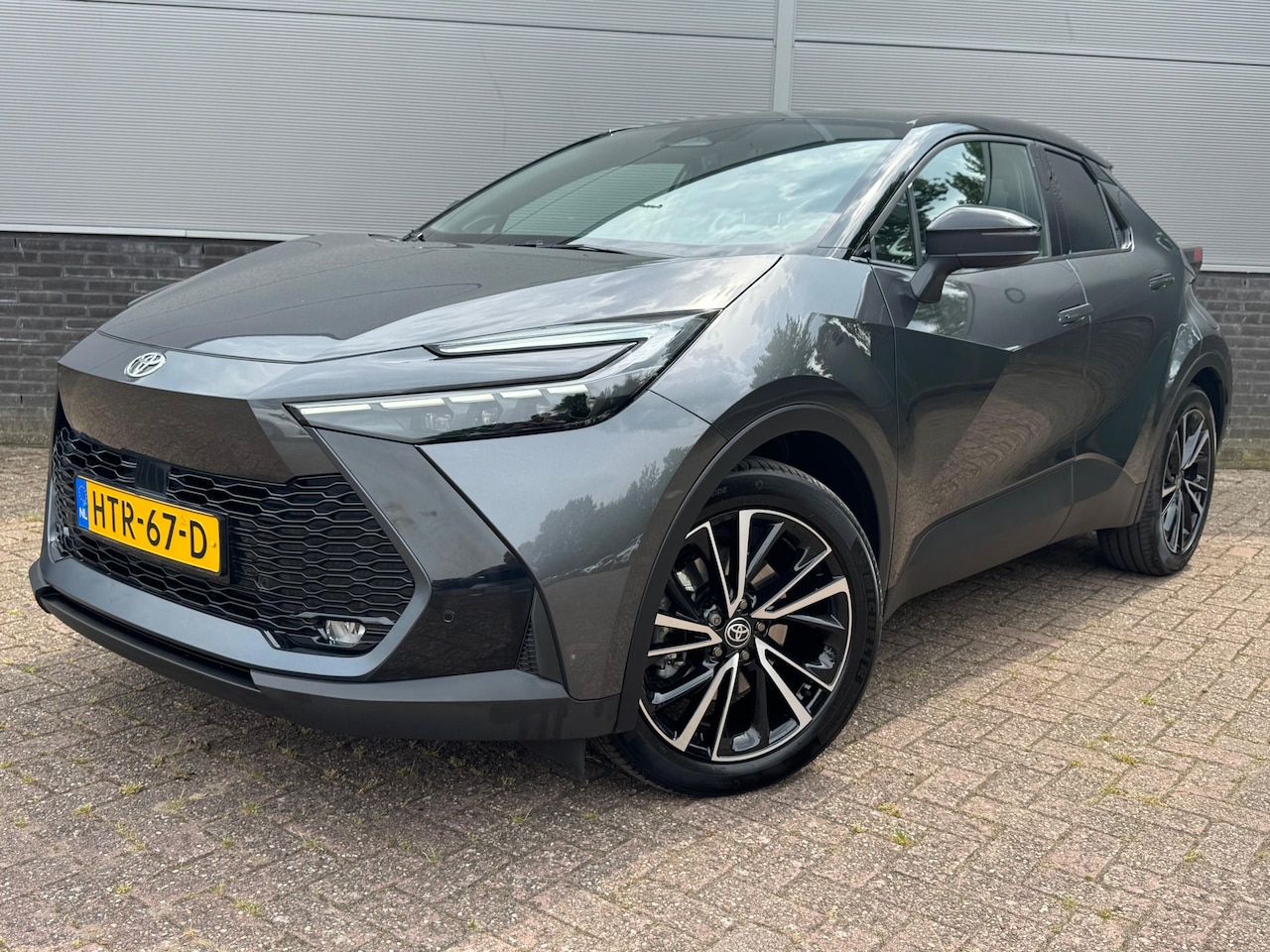 Toyota C-HR - 2.0 Plug-in Hybrid 220 Executive - AutoWereld.nl