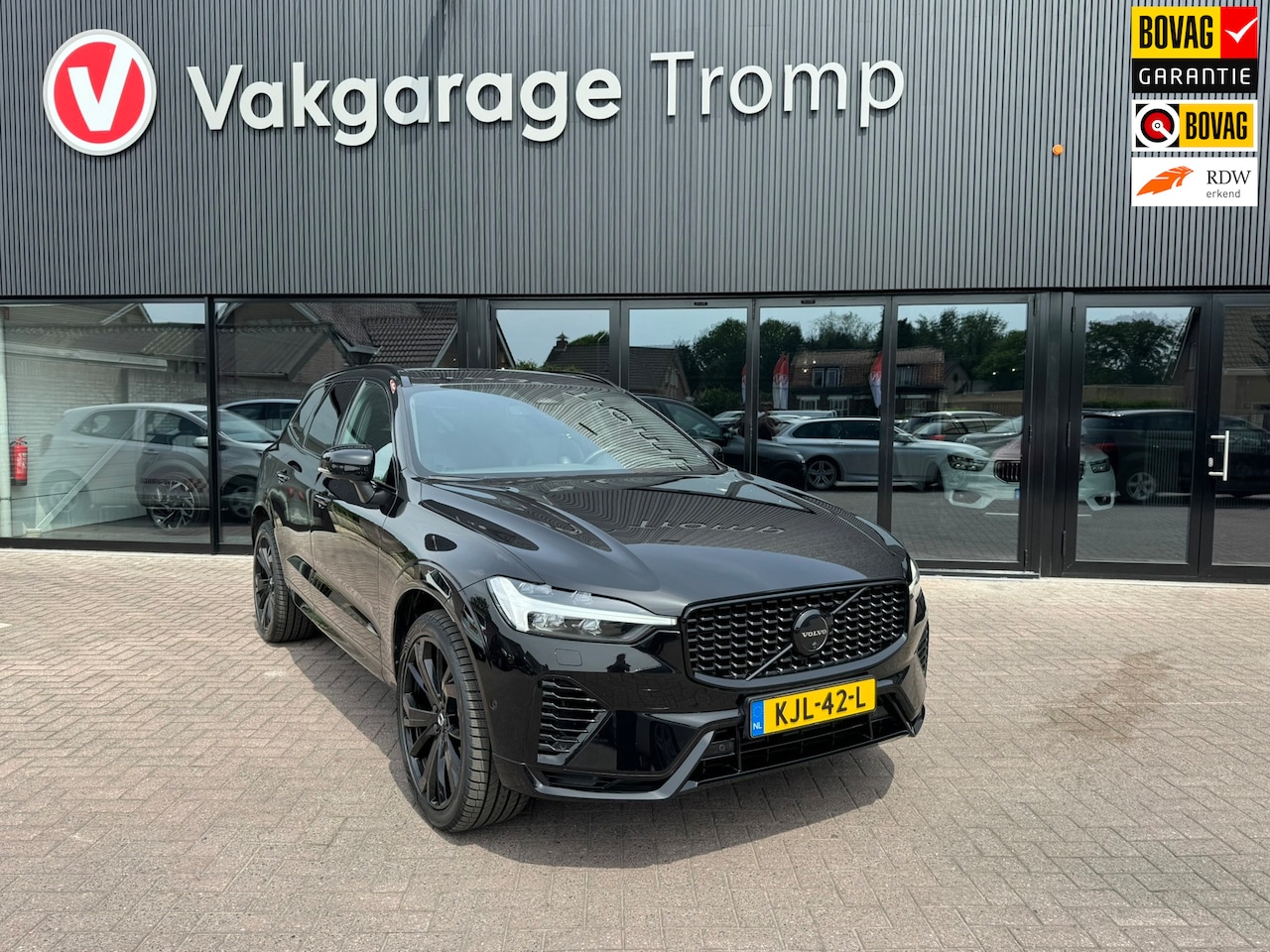 Volvo XC60 - 2.0 T6 Plug-in hybrid AWD Blacked Out - AutoWereld.nl