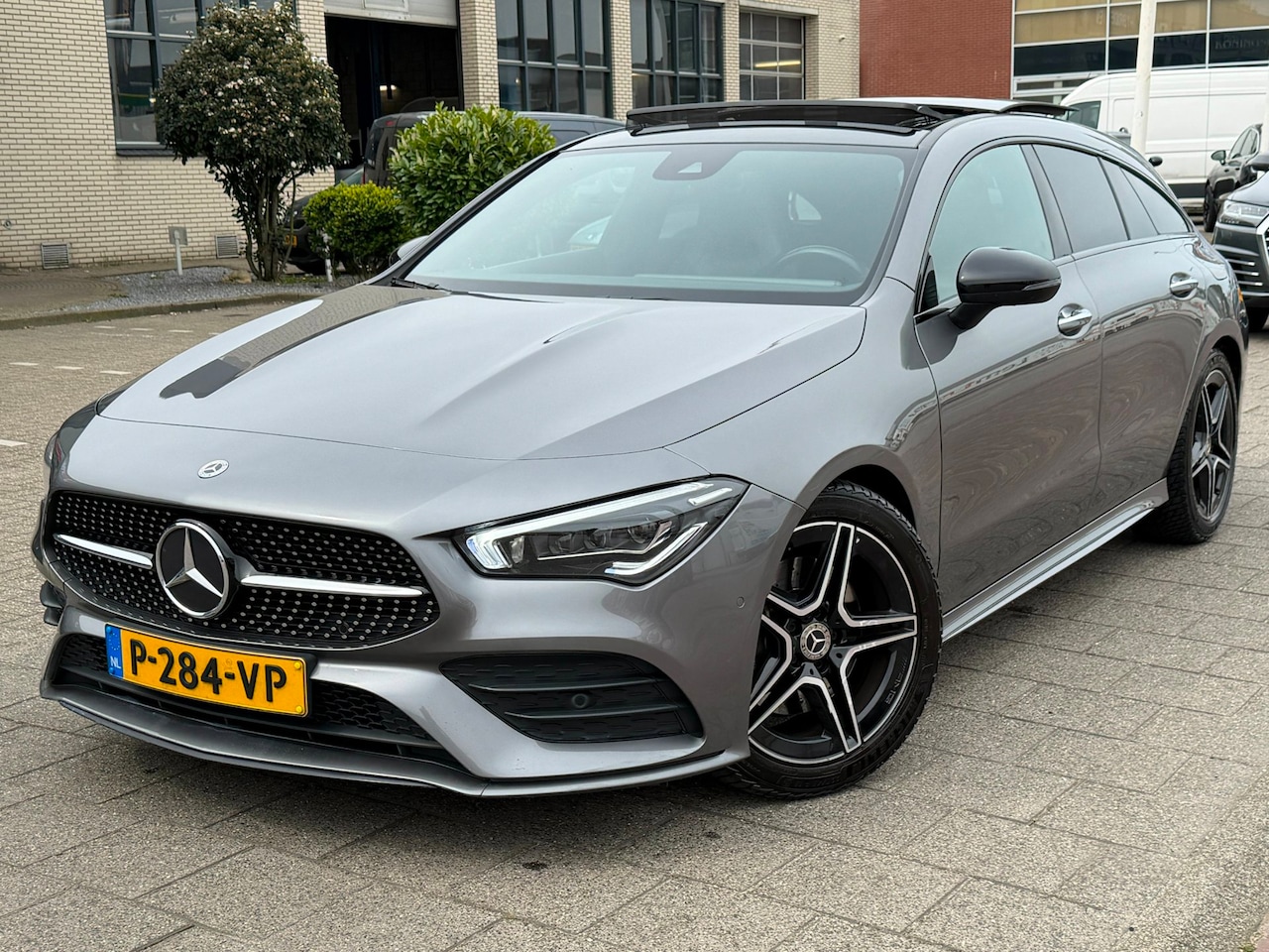 Mercedes-Benz CLA-klasse Shooting Brake - 200 AMG Line l PANO l XENON - AutoWereld.nl