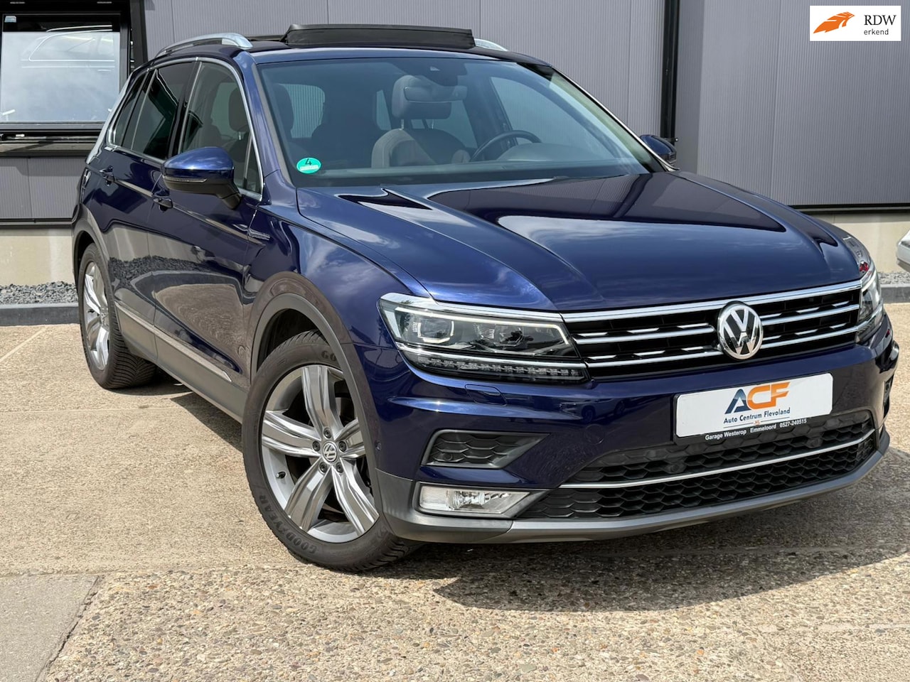 Volkswagen Tiguan - 1.4 TSI ACT Highline / DIGI DASH/PANO/DYNAUDIO/standkachel etc vol - AutoWereld.nl