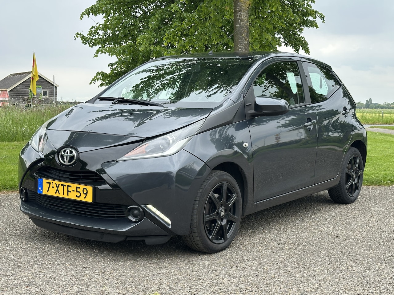 Toyota Aygo - 1.0 VVT-i x-play Automaat * NAP * nl auto - AutoWereld.nl