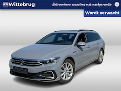 Volkswagen Passat Variant - 1.4 TSI PHEV 218PK GTE Business / Panoramadak / Digitale Cockpit / Zwenkbare Trekhaak / 36