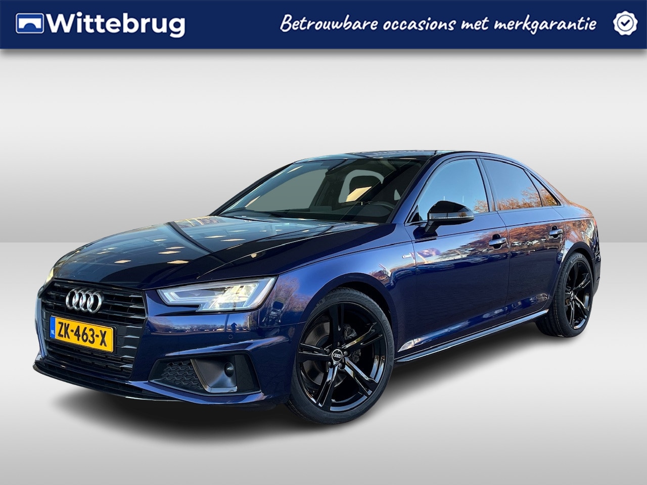 Audi A4 Limousine - 40 TFSI 190PK Sport S line black edition / Parkeersensoren / Getint glas / Navigatie / Led - AutoWereld.nl