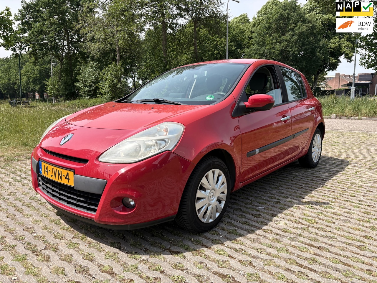 Renault Clio - 1.2 TCe Sélection Business - airco - cruise control - AutoWereld.nl