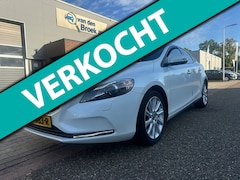 Volvo V40 - 1.6 T2 Summum