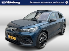 Volkswagen Tiguan - 1.5 eHybrid R-Line Edition / AUTOMAAT/ 272 PK/ GARANTIE TM 06-2030/ PANO/ TREKHAAK/ 20" LM