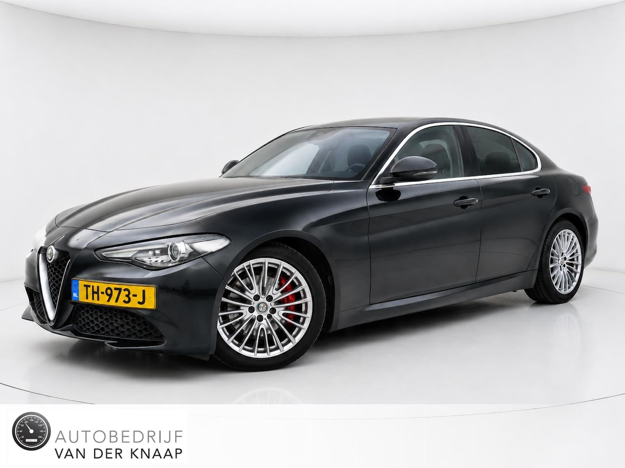 Alfa Romeo Giulia - 2.0T Super | 310pk | 1e eigenaar | Clima | Cruise | Multimedia/Navi | Leder | Stoel/-Stuur - AutoWereld.nl