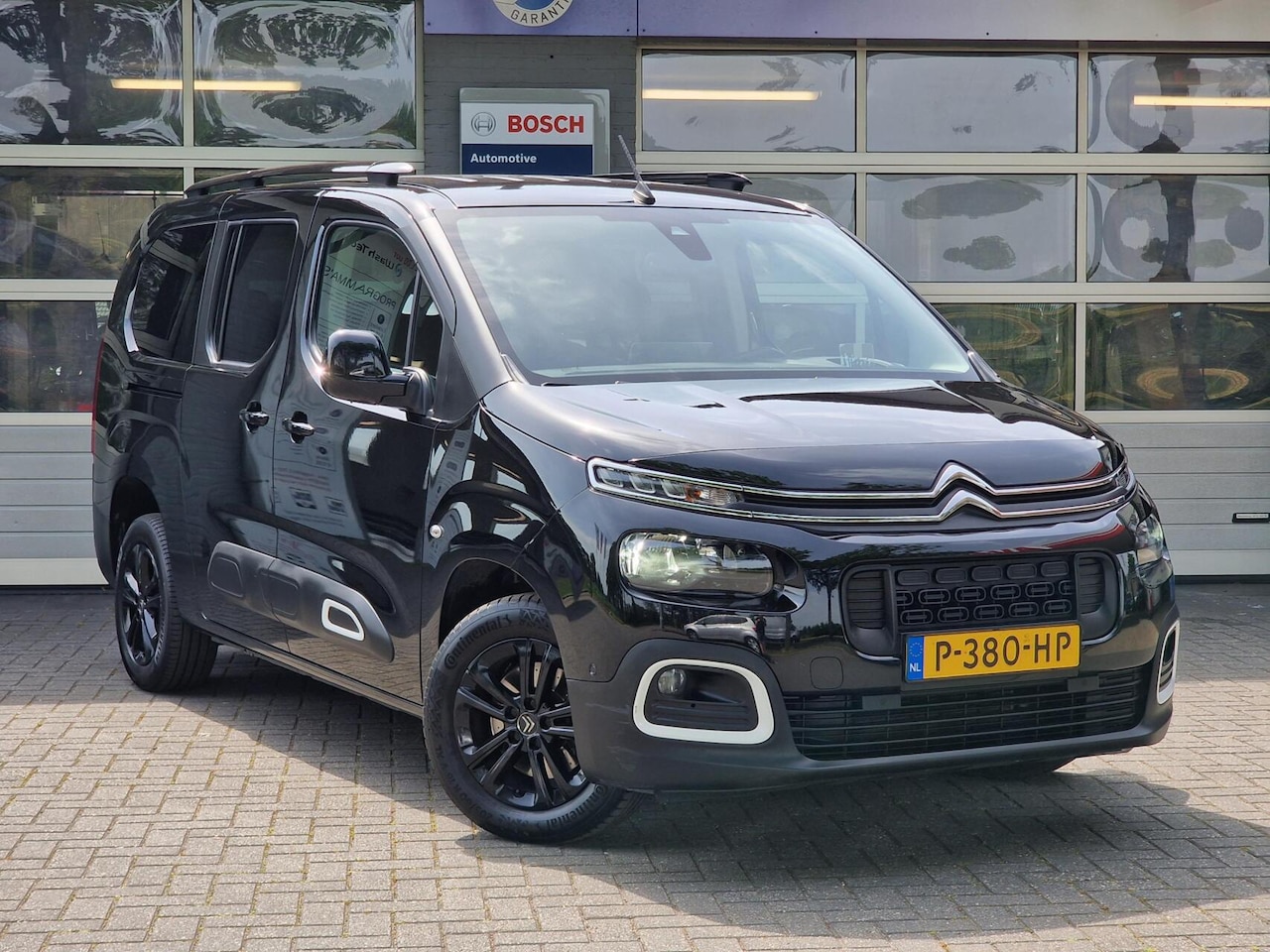 Citroën Berlingo XL - 1.2 PureTech Shine 7-persoons|Automaat|Clima|Carplay|trekhaak|PDC|Camera| - AutoWereld.nl