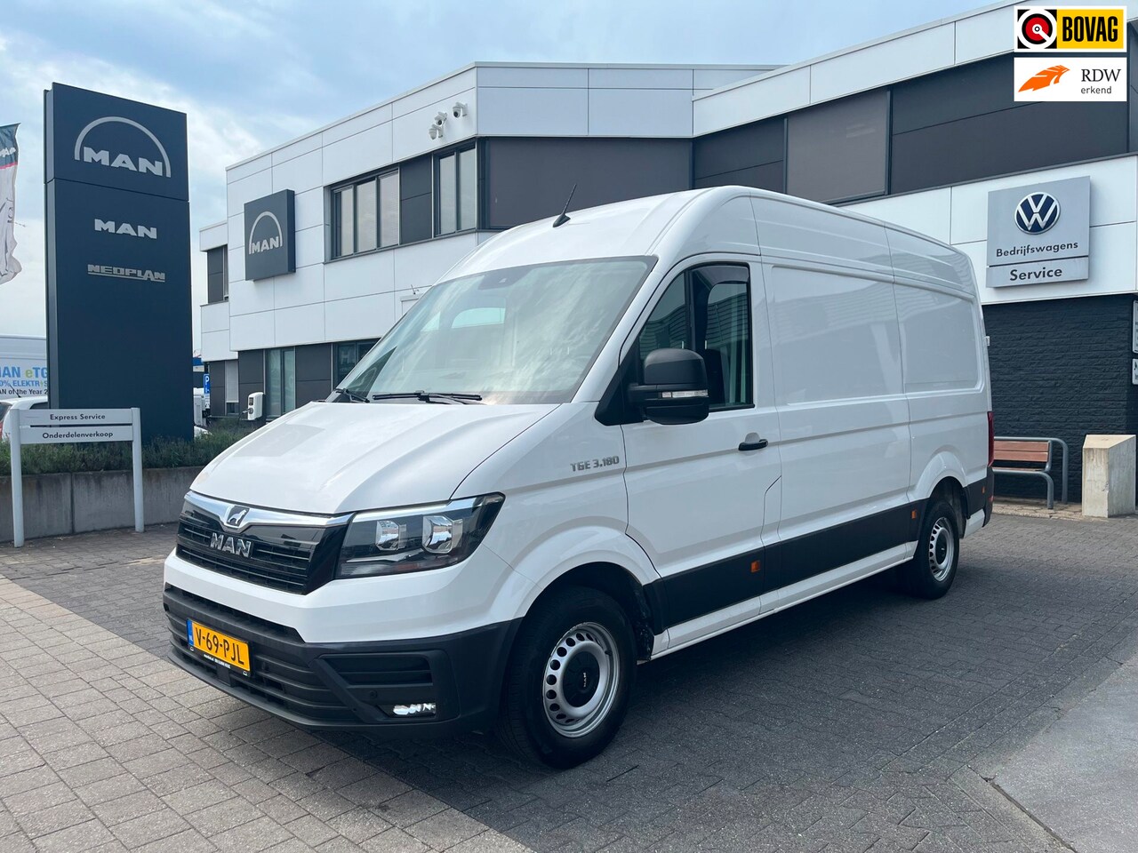 MAN TGE - 35 L3H3 180 pk . - AutoWereld.nl