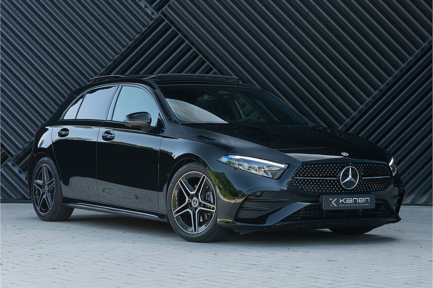 Mercedes-Benz A-klasse - A200 AMG Pano Memory 360 IHC Widescre. Nightpak. Ambient - AutoWereld.nl