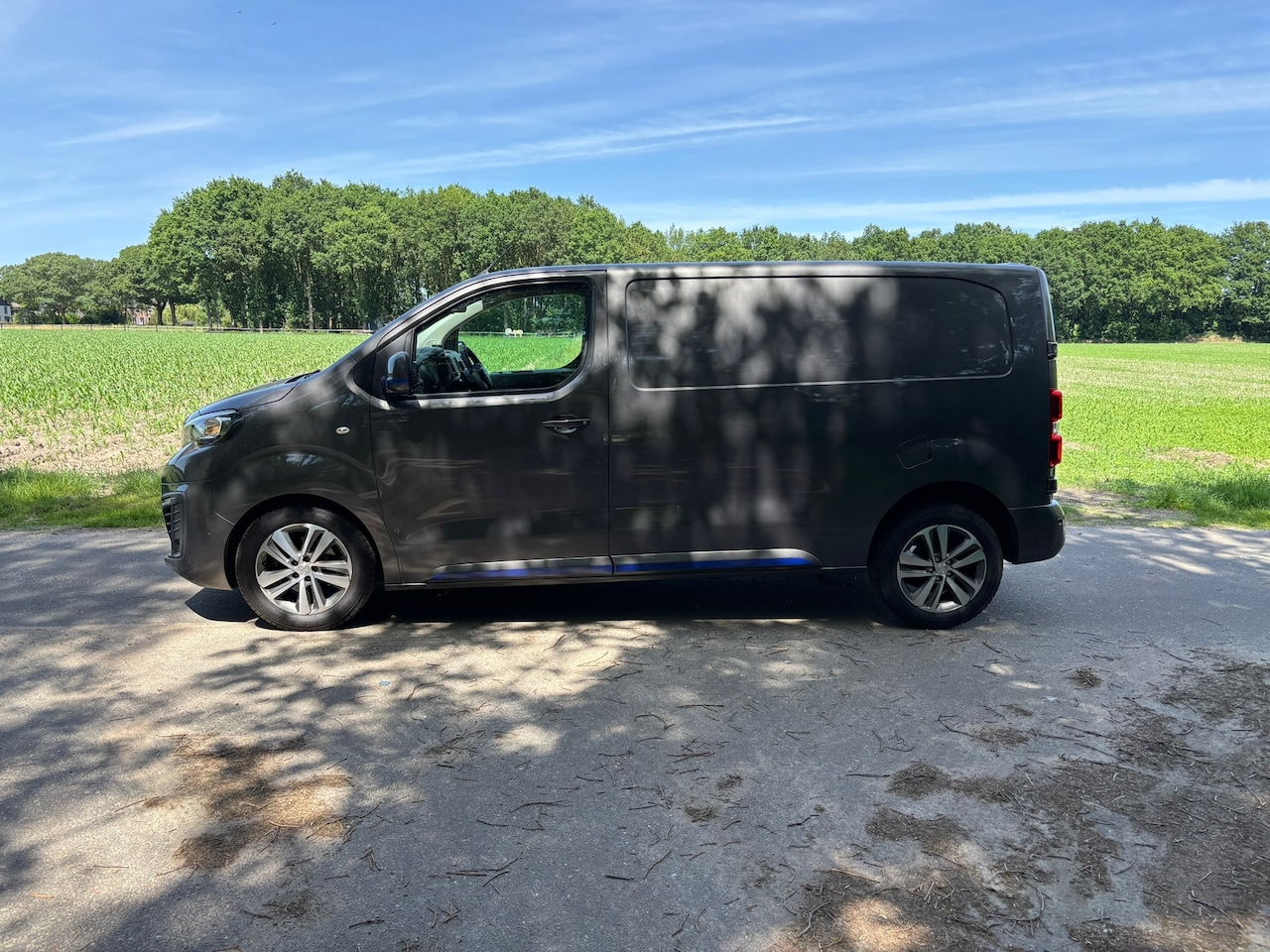 Peugeot Expert - 231S 2.0 BlueHDI 180 Premium Pack 231S 2.0 BlueHDI 180 Premium Pack Motor Tikt - AutoWereld.nl