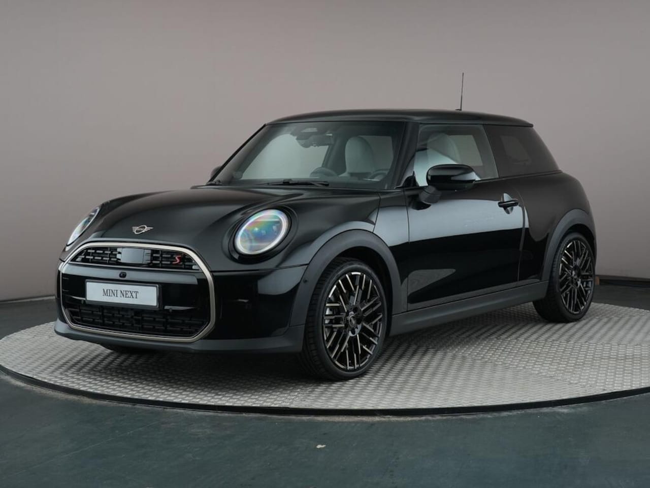 MINI 3-Deurs - 2.0 Cooper S Favoured XL - AutoWereld.nl