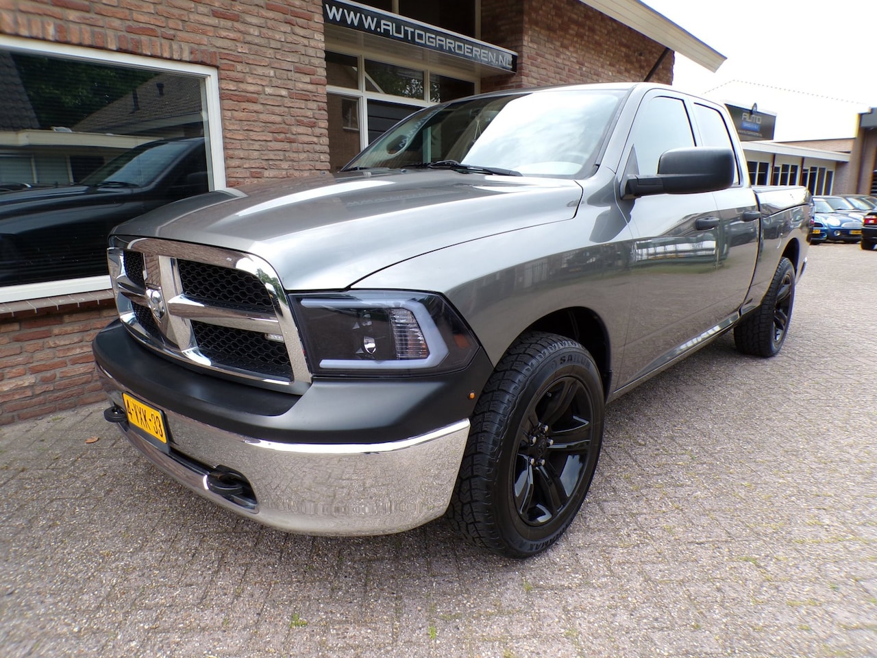 Dodge Ram 1500 - 5.7 V8 4x4 Quad Cab 6'4 5.7 V8 4x4 Quad Cab 6'4 - AutoWereld.nl