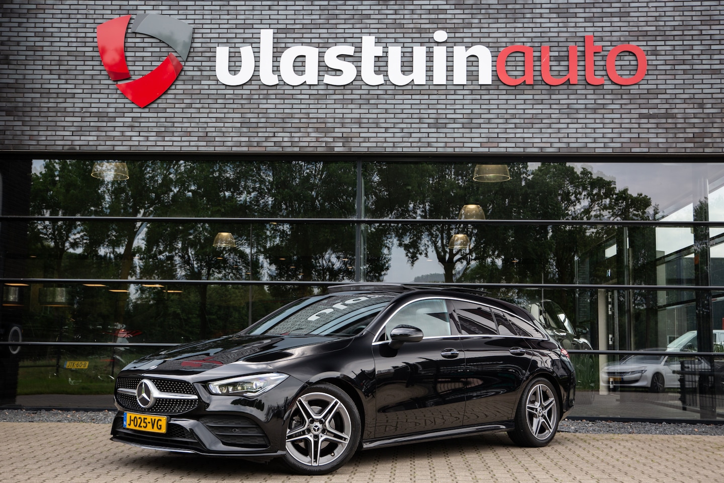 Mercedes-Benz CLA-klasse Shooting Brake - 180 Business Solution AMG 180 Business Solution AMG , Panoramadak, Trekhaak, Memory, - AutoWereld.nl