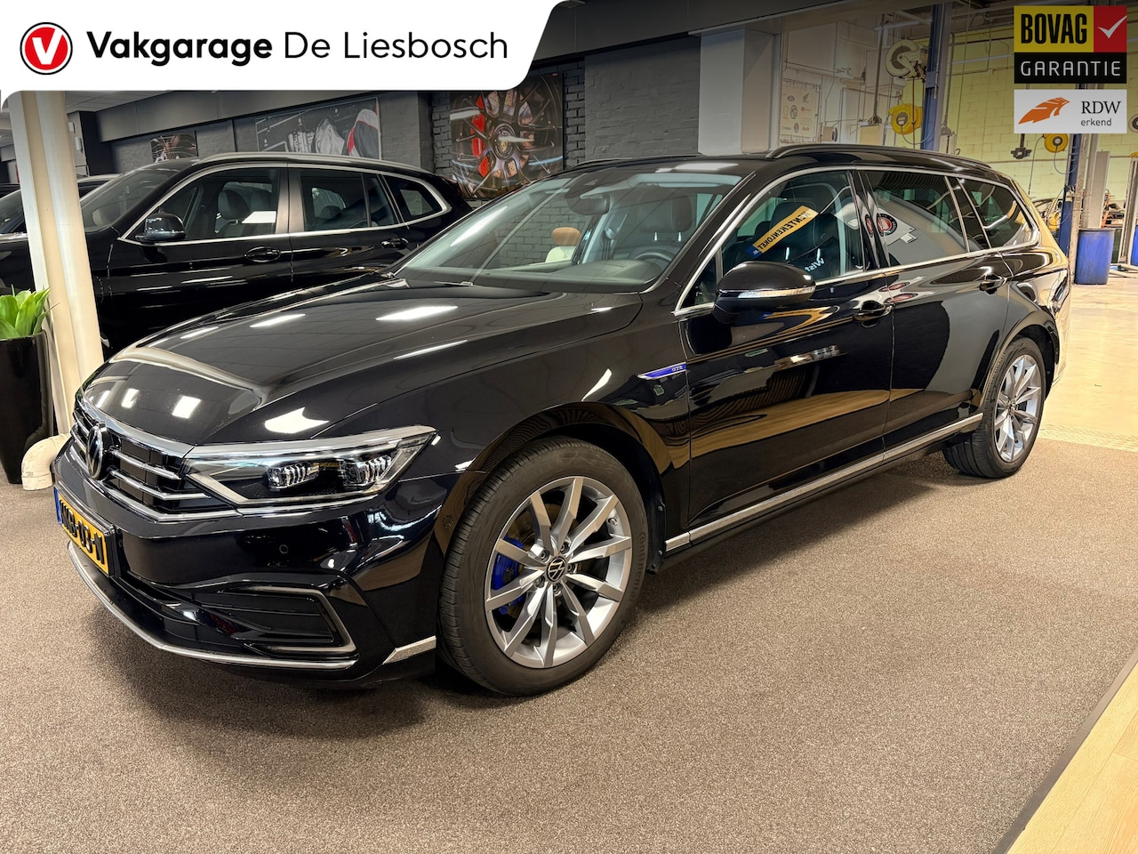 Volkswagen Passat Variant - 1.4 TSI PHEV GTE Business / Leder / Panorama-dak / head-up / 360camera - AutoWereld.nl