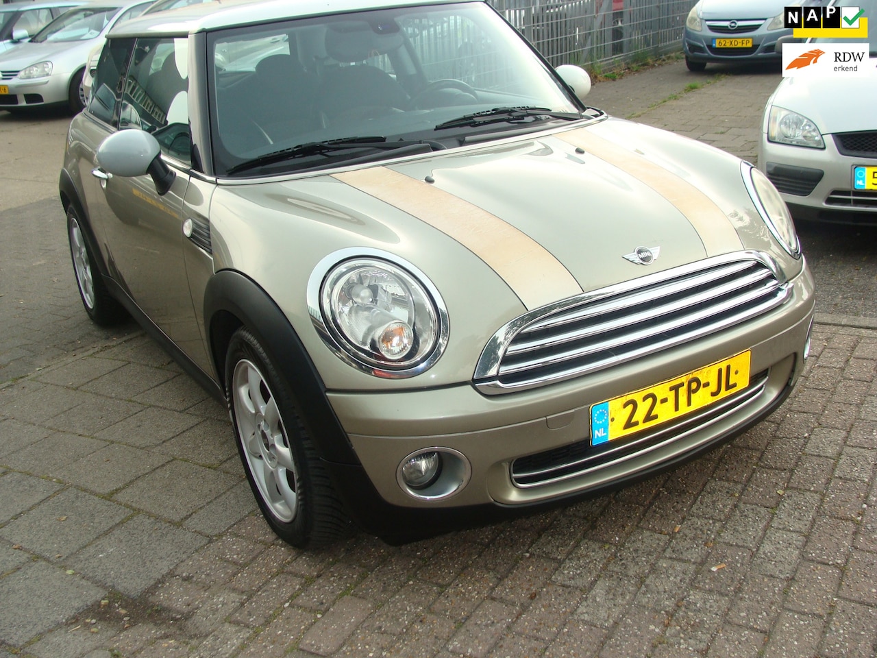 MINI 3-Deurs - 1.6 Cooper Chili leer airco elek pak nap apk - AutoWereld.nl