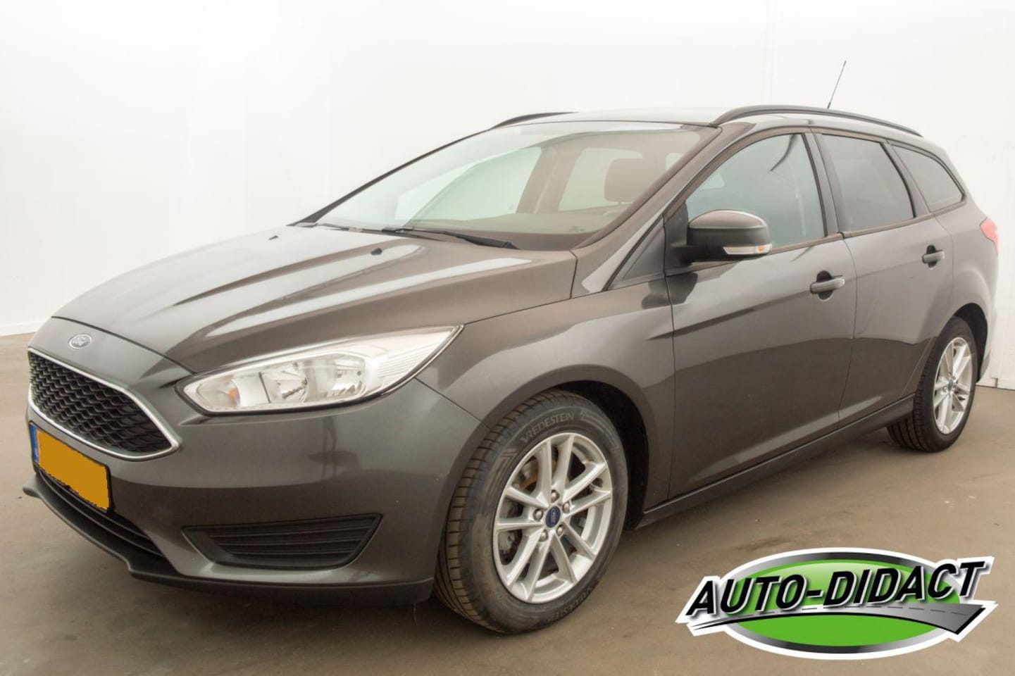 Ford Focus - 1.0 Trend Automaat Navi Airco - AutoWereld.nl