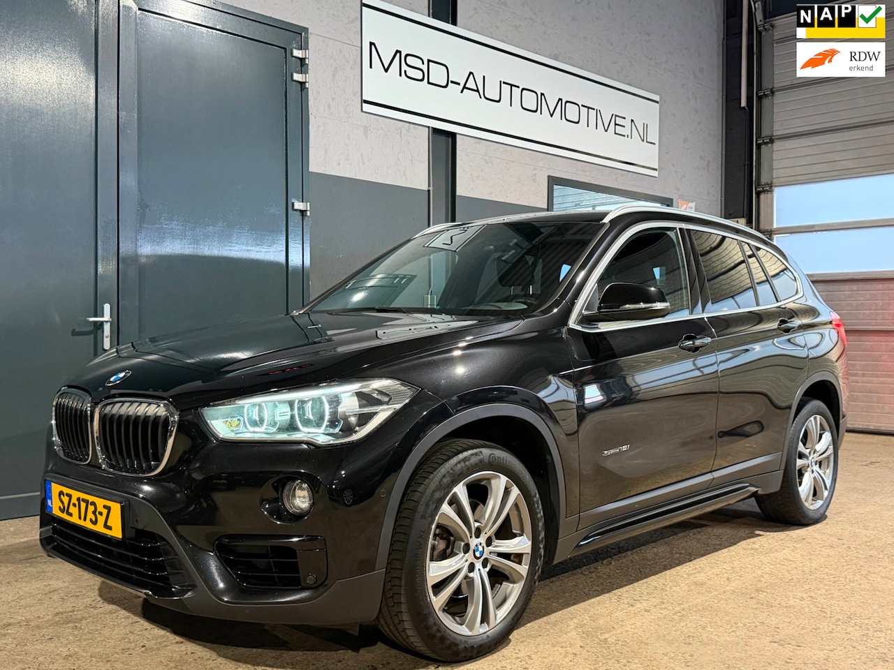 BMW X1 - SDrive18i Executive Leder Camera Onderhouden - AutoWereld.nl